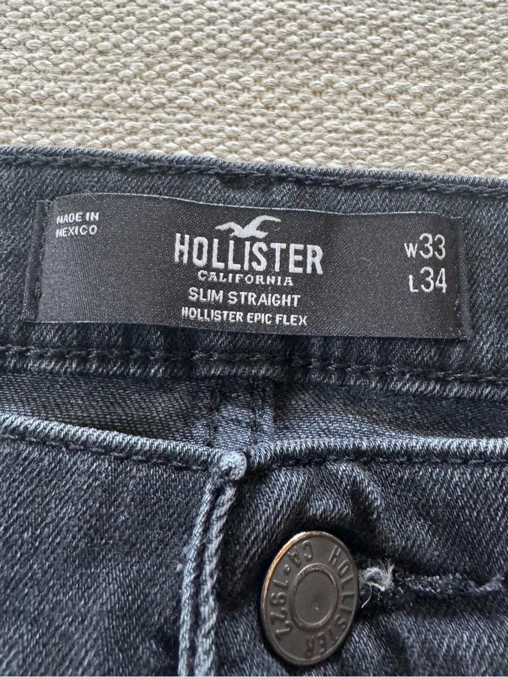 Hollister black slim straight leg epic flex men’s jeans size W33‎ L34